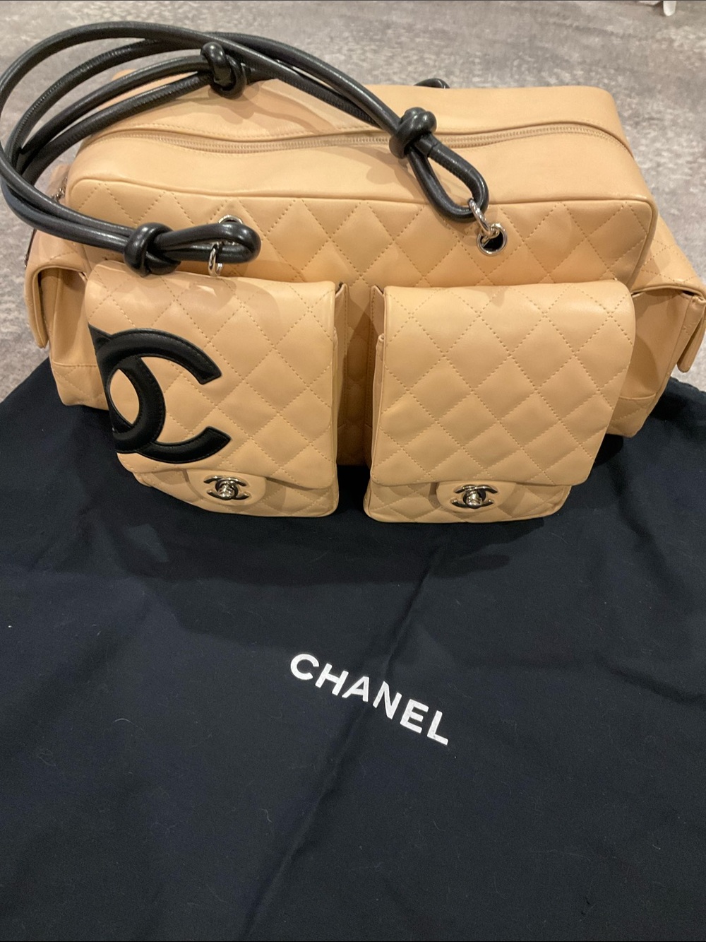 CHANEL CANBON REPORTER BAG LARGE BEIGE & BLK QUILTED - Picture 3 of 16